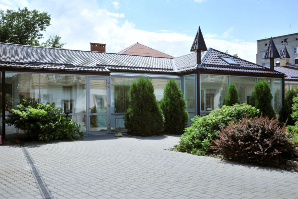 Территория парк-отеля «Маликон»