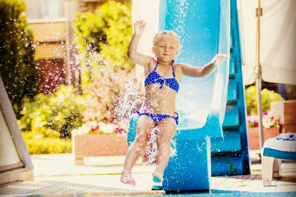 Бассейн парк-отеля «Маликон»